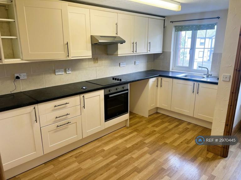 House Whitegate in St Dennis