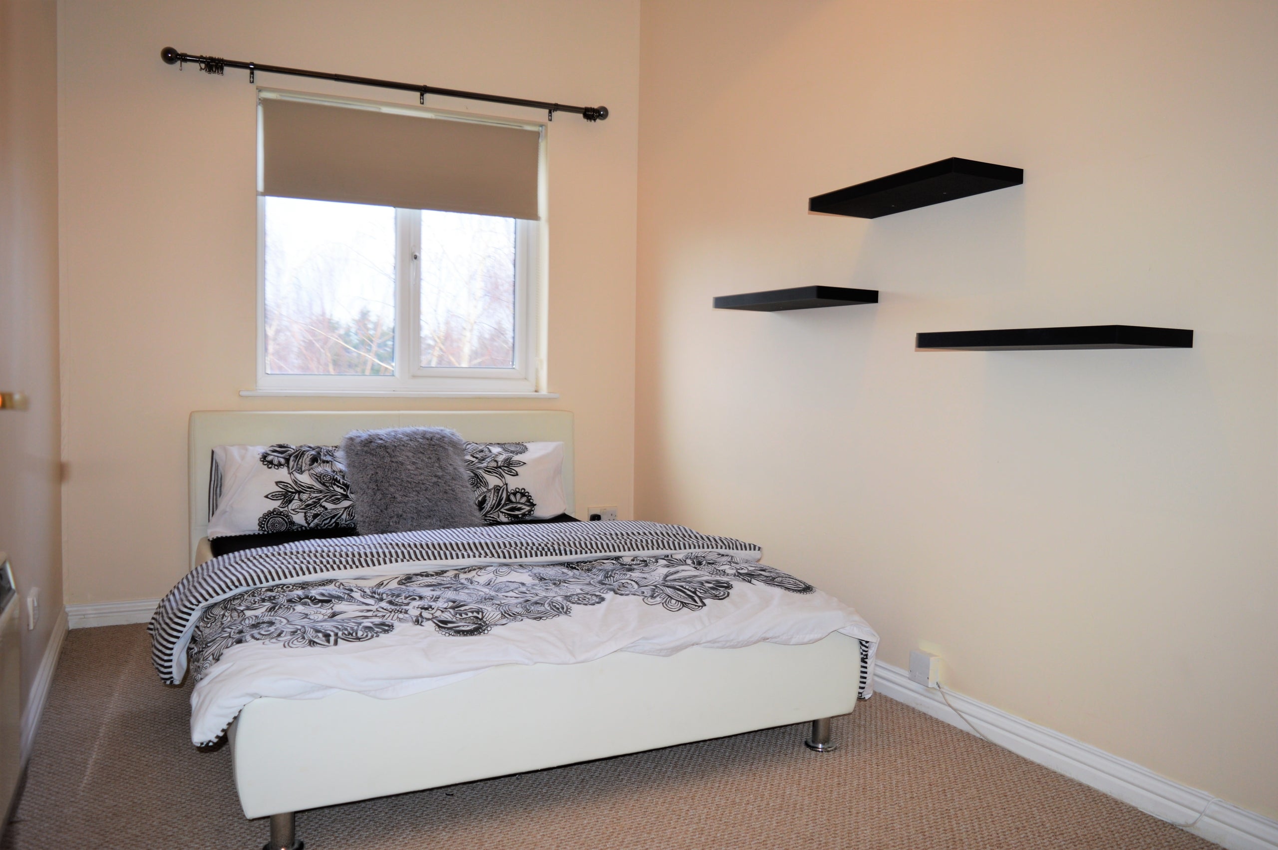Flat Spinnaker Close in Greater London