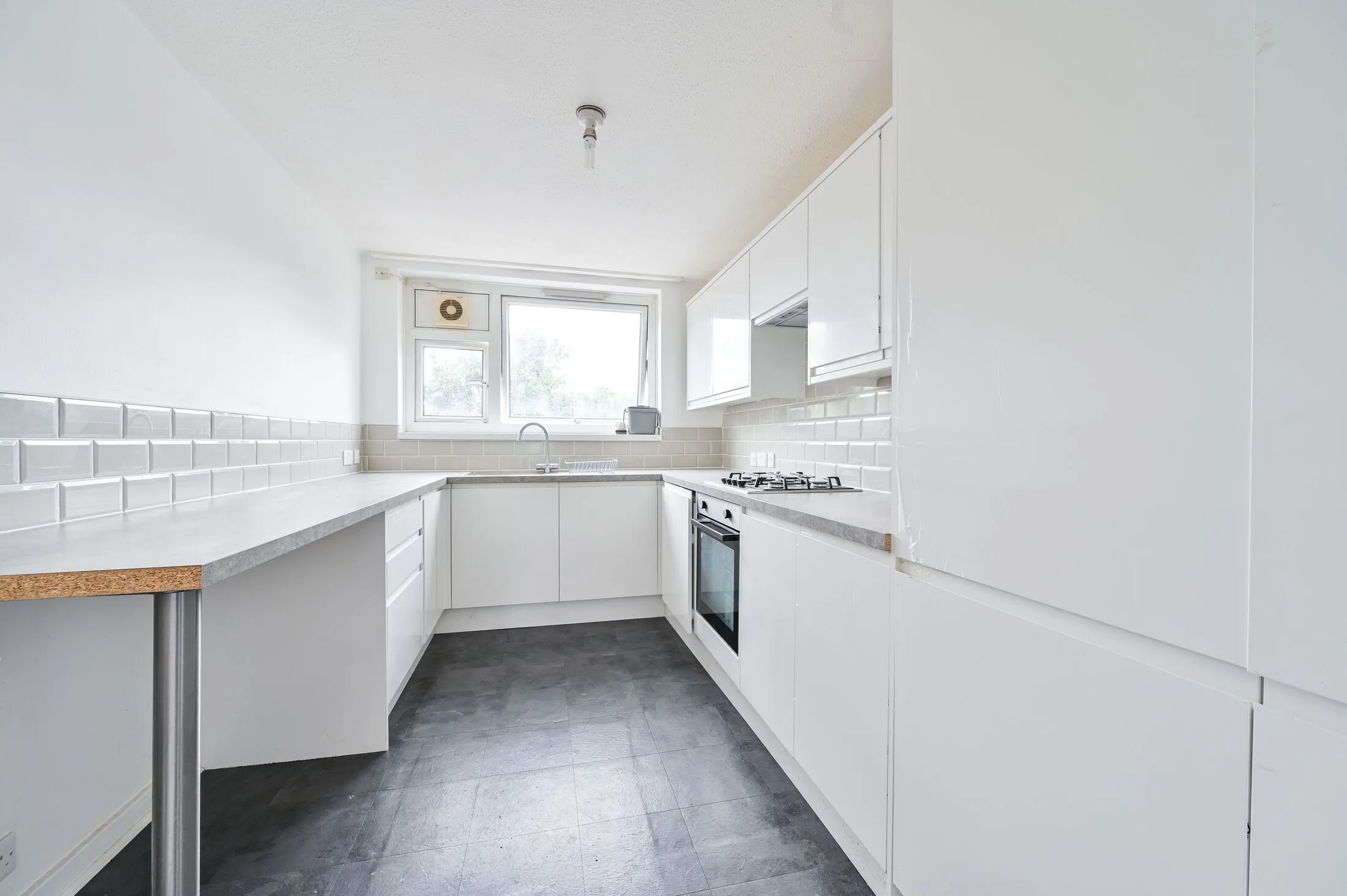 Flat Clifton Way in Greater London
