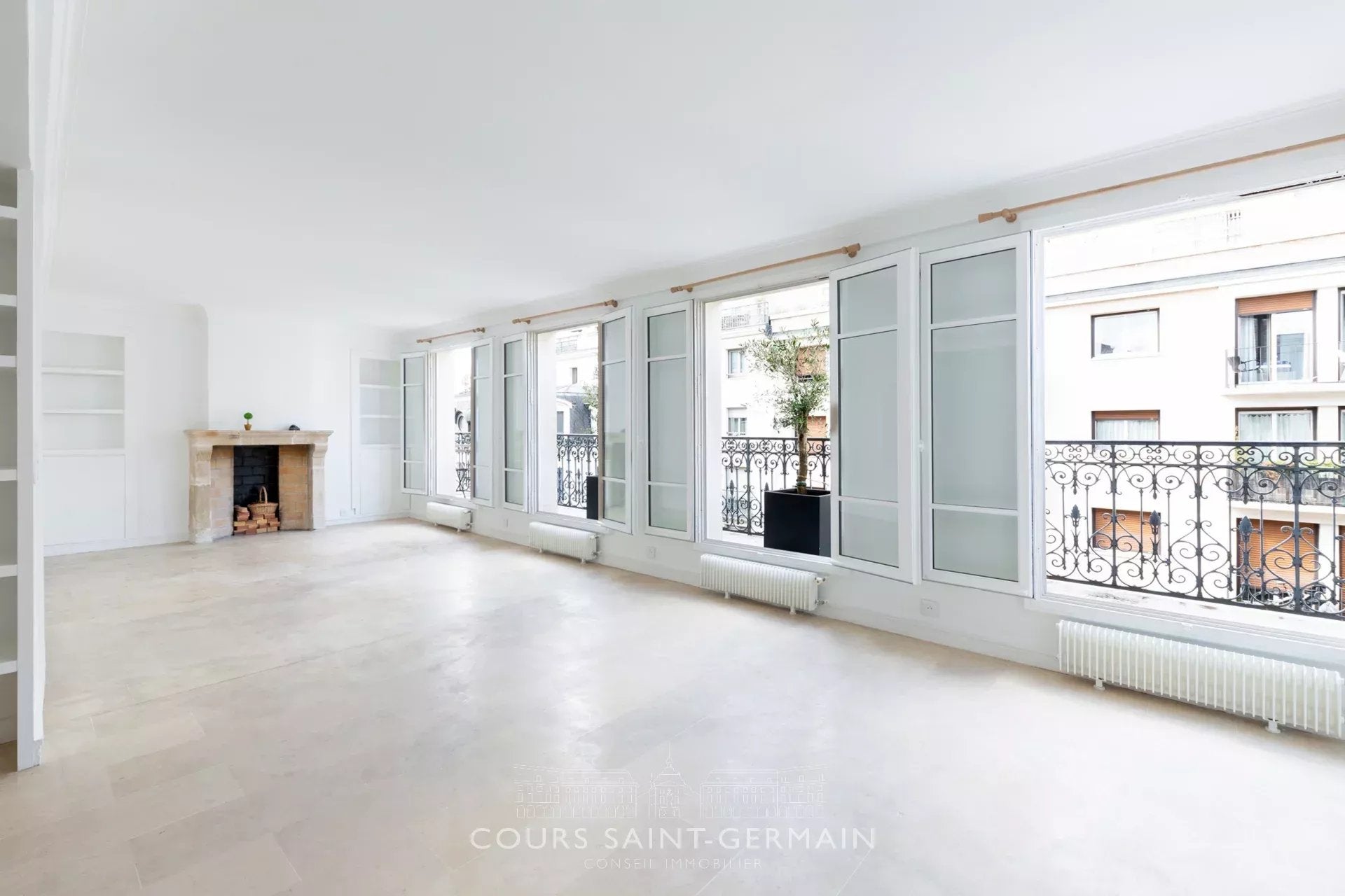 Appartement Rue Mesnil à Paris