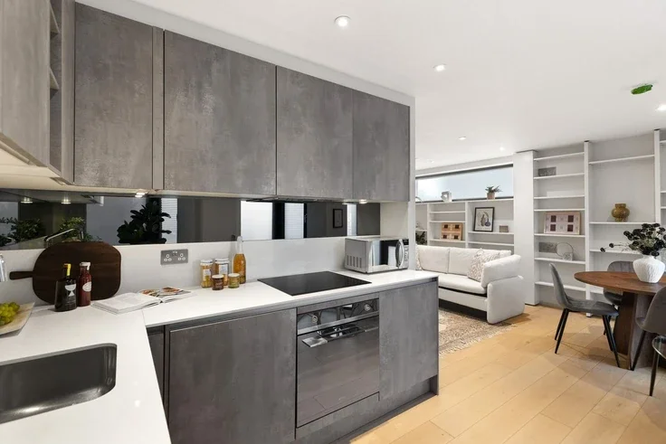 Flat Hornsey Road in Greater London
