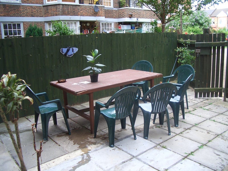Room Emlyn Gardens in Greater London