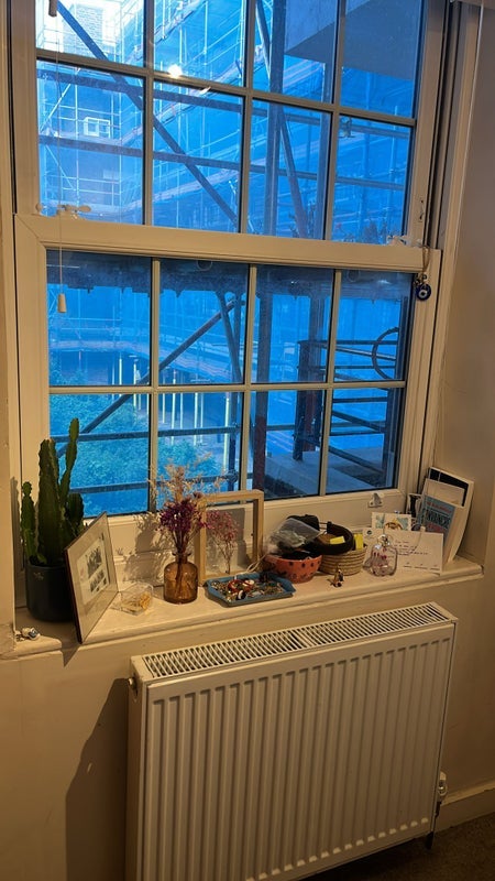 Room Emlyn Gardens in Greater London