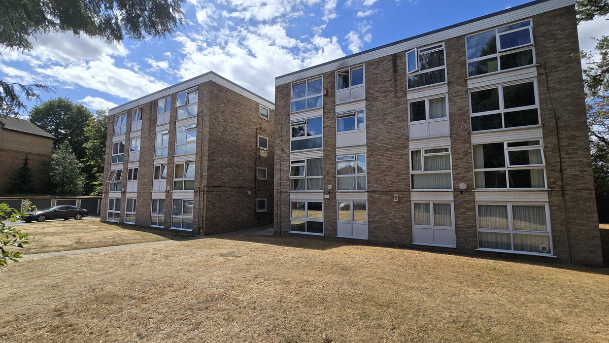 Flat Park Road in Greater London