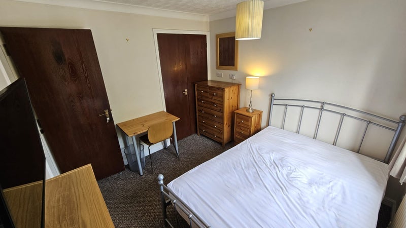 Room Midship Close in Greater London
