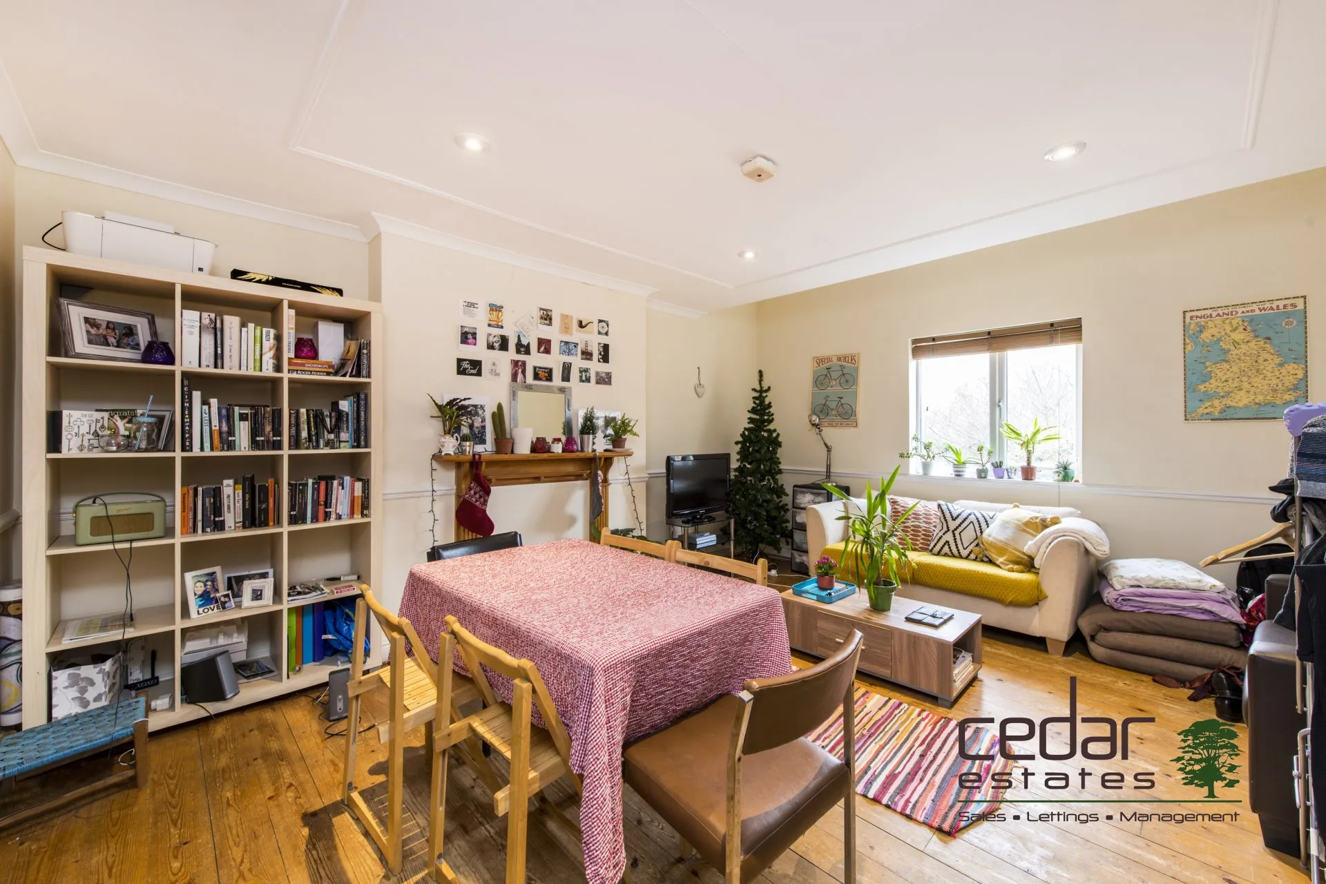 Flat Mapesbury Road in Greater London