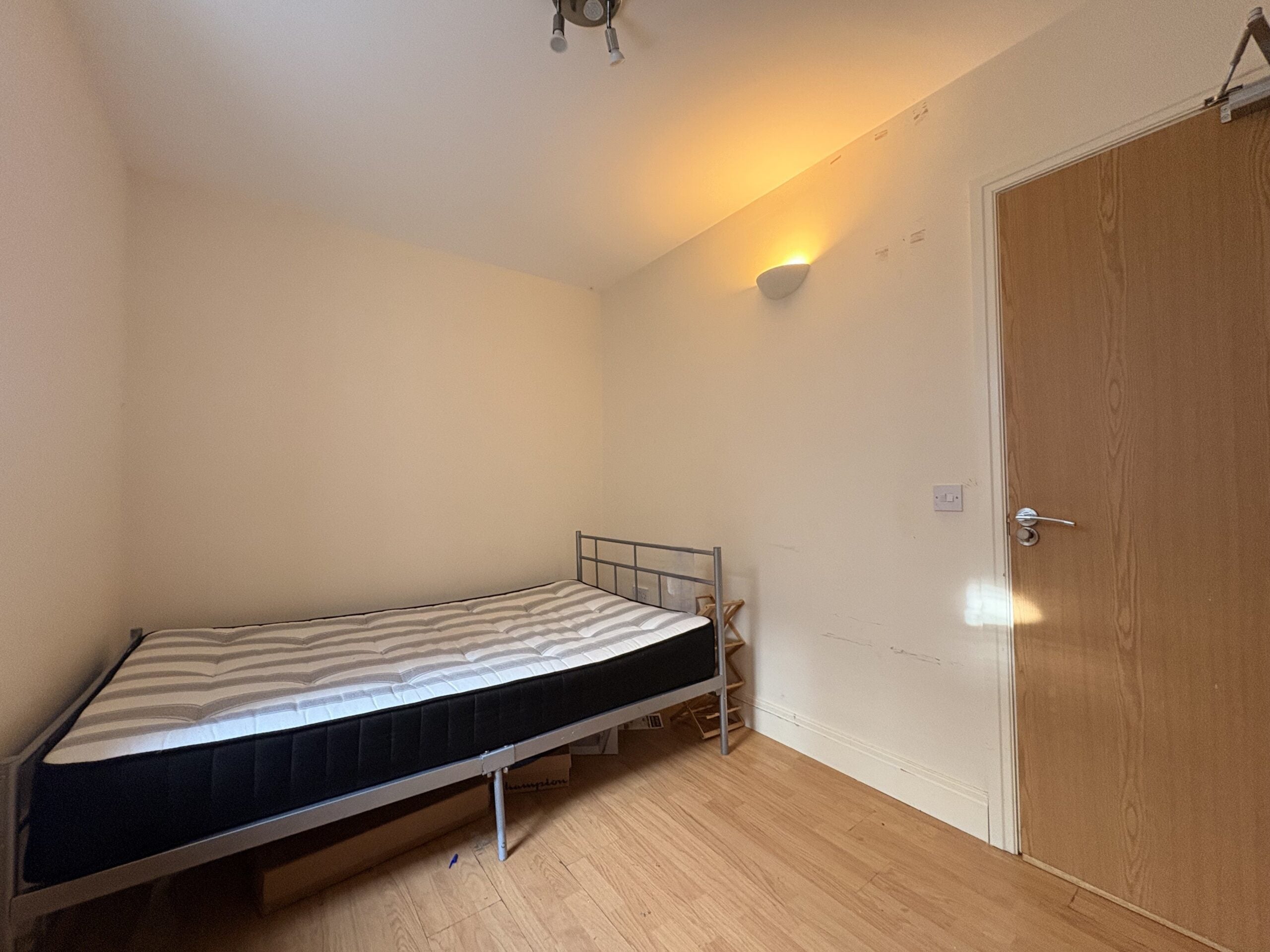 Room Colum Road in Cardiff