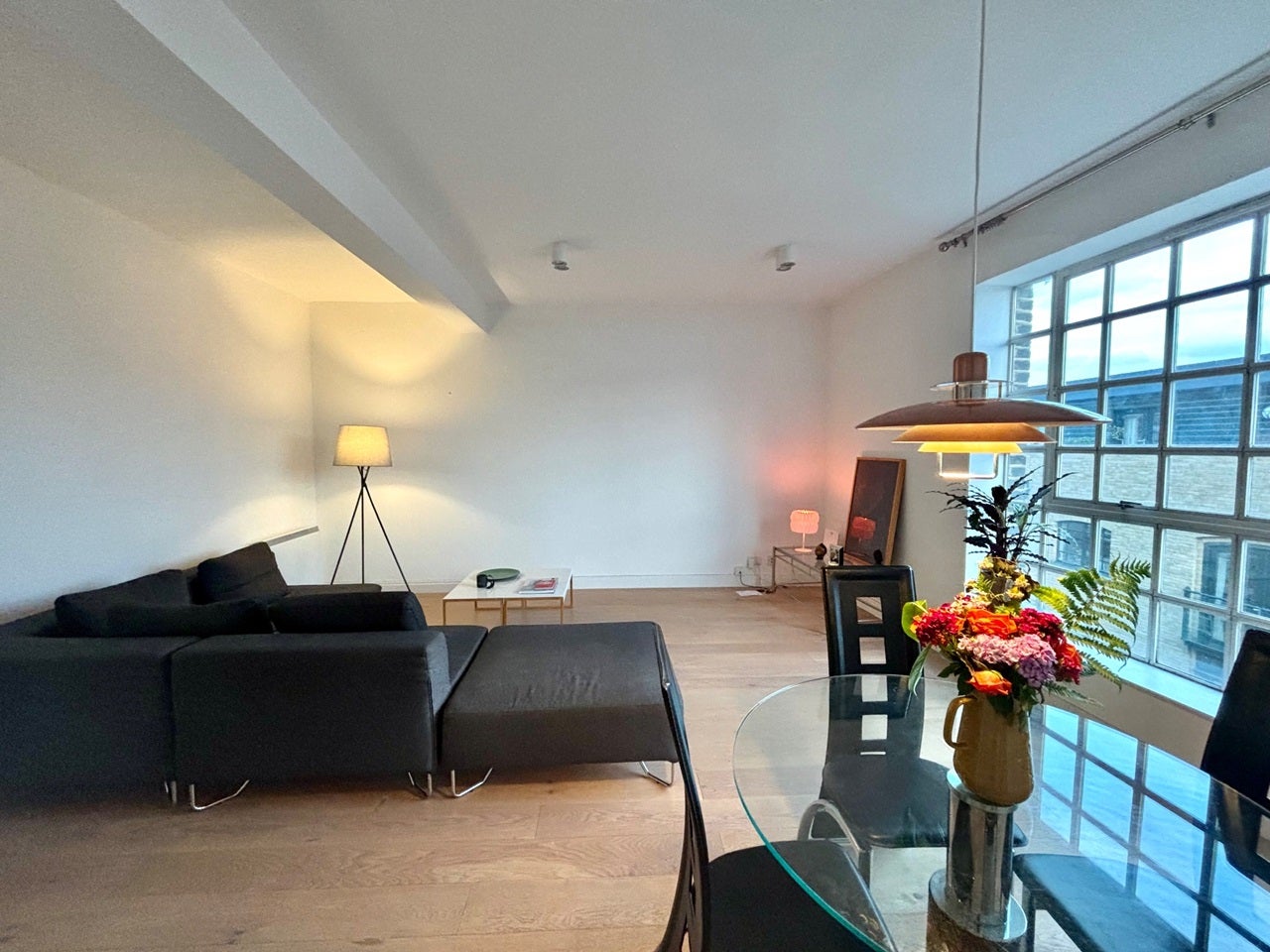 Flat Curlew Street in Greater London