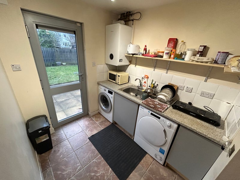 Room Pinegrove Gardens in City of Edinburgh