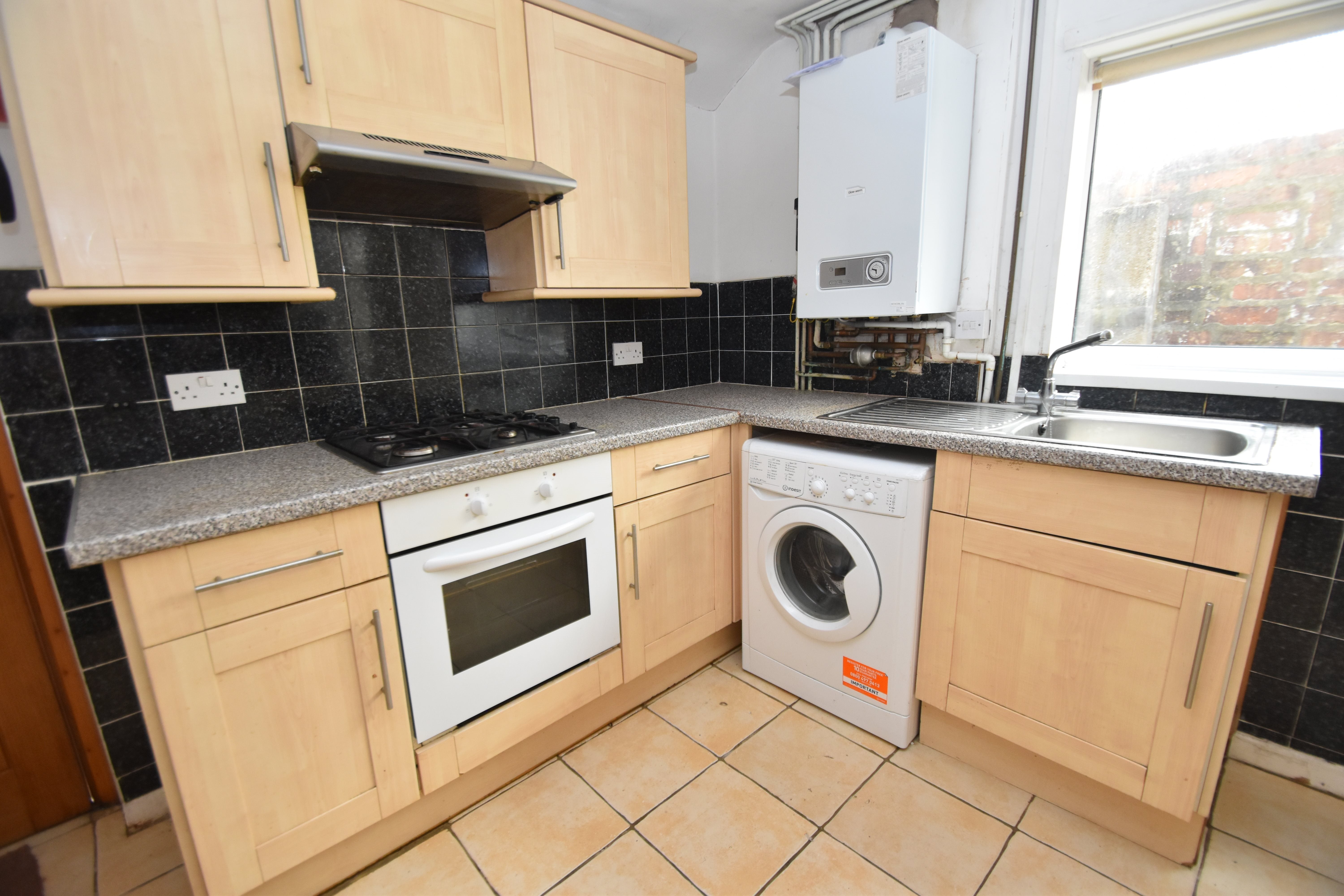 Room Tewkesbury Street in Cardiff