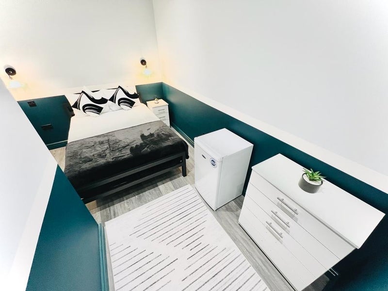 Room Downton Avenue in Greater London