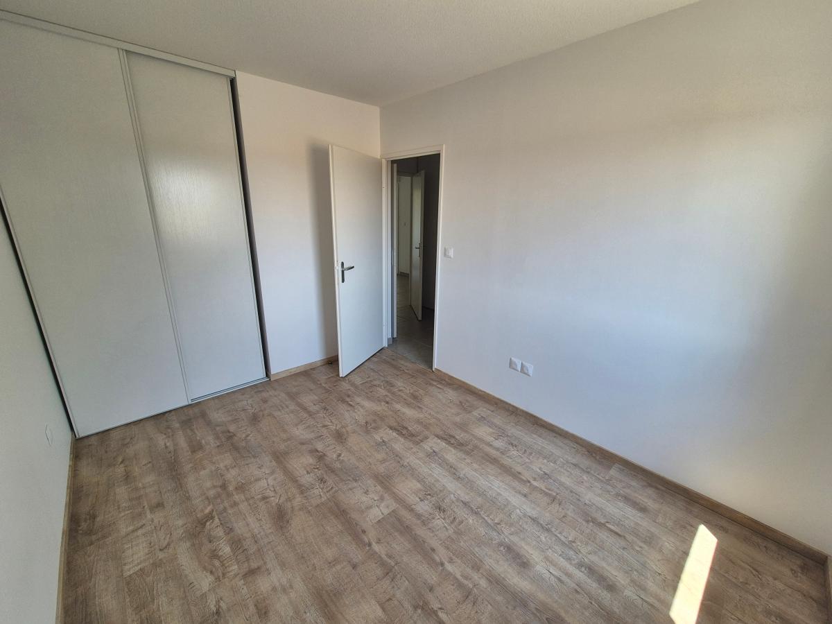 Flat Rue Pierre et Marie Curie in Castelginest