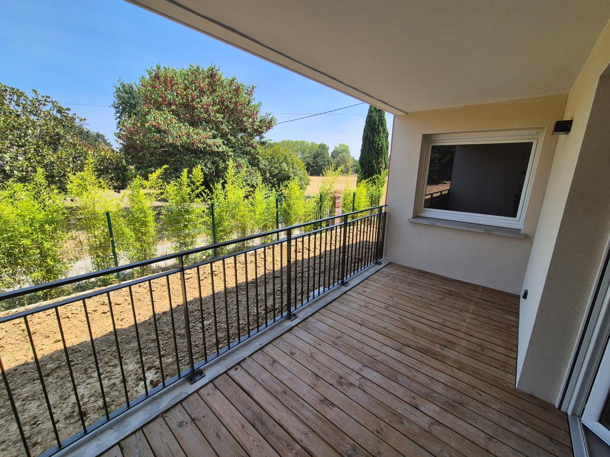 Flat Rue Pierre et Marie Curie in Castelginest