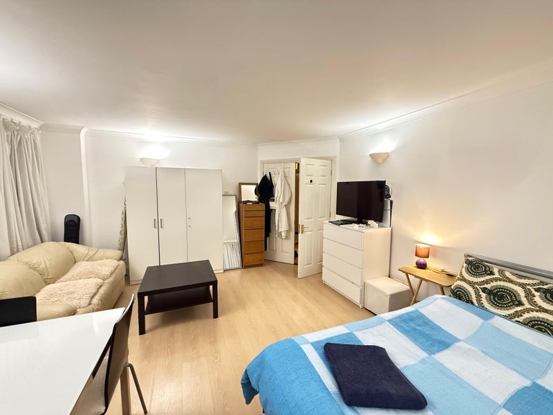 Room Rope Street in Greater London