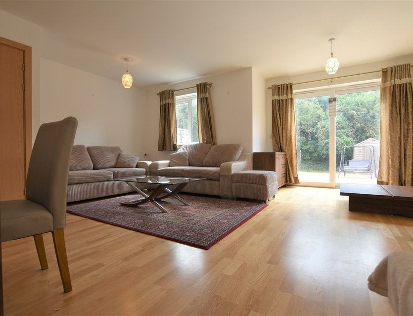 House Evergreen Drive in Greater London