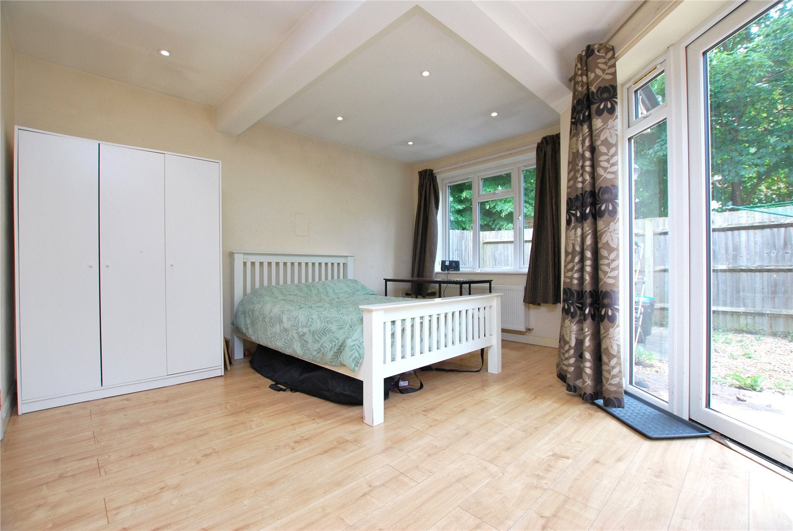 Flat Farnham Road in Guildford