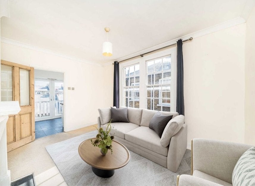 Flat Broughton Street in Greater London