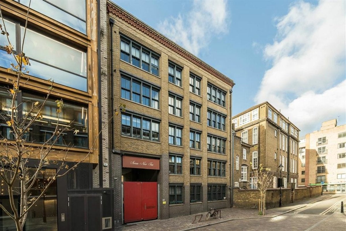 Flat New Inn Broadway in Greater London