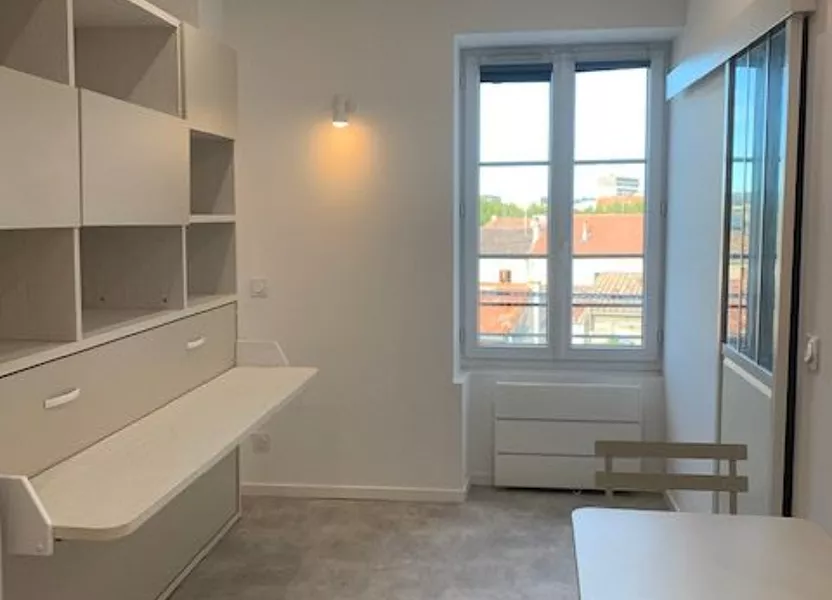 Appartement Avenue Feuchères à Nîmes