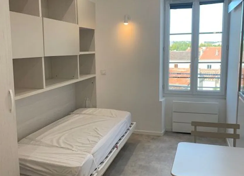 Appartement Avenue Feuchères à Nîmes