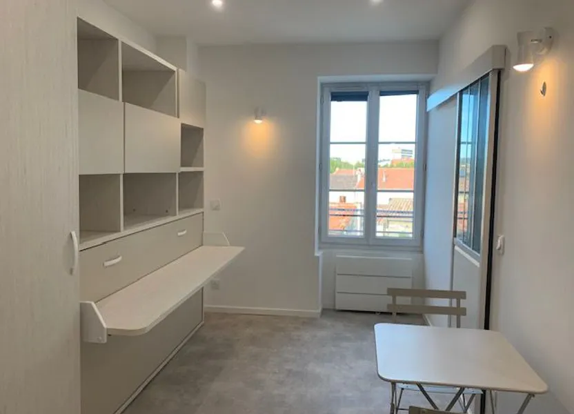 Appartement Avenue Feuchères à Nîmes