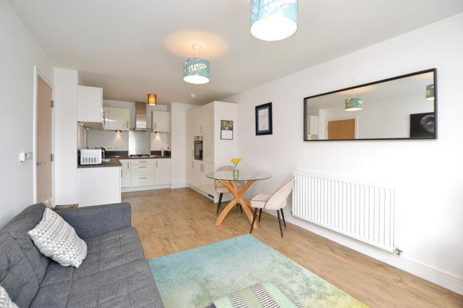 Flat Moubray Grove in City of Edinburgh
