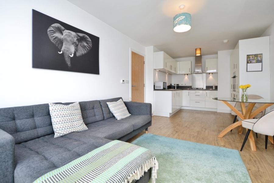 Flat Moubray Grove in City of Edinburgh
