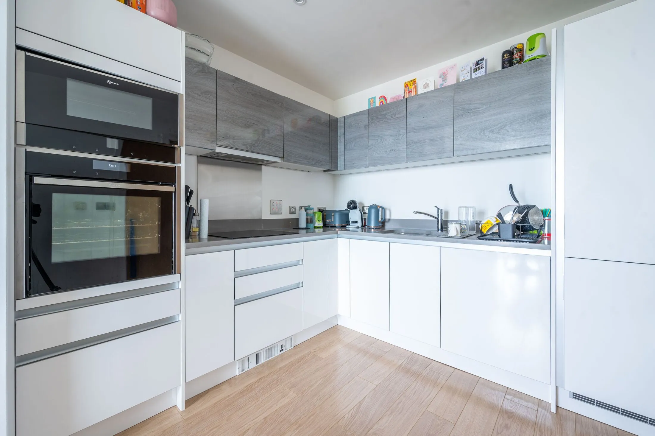 Flat Robsart Street in Greater London