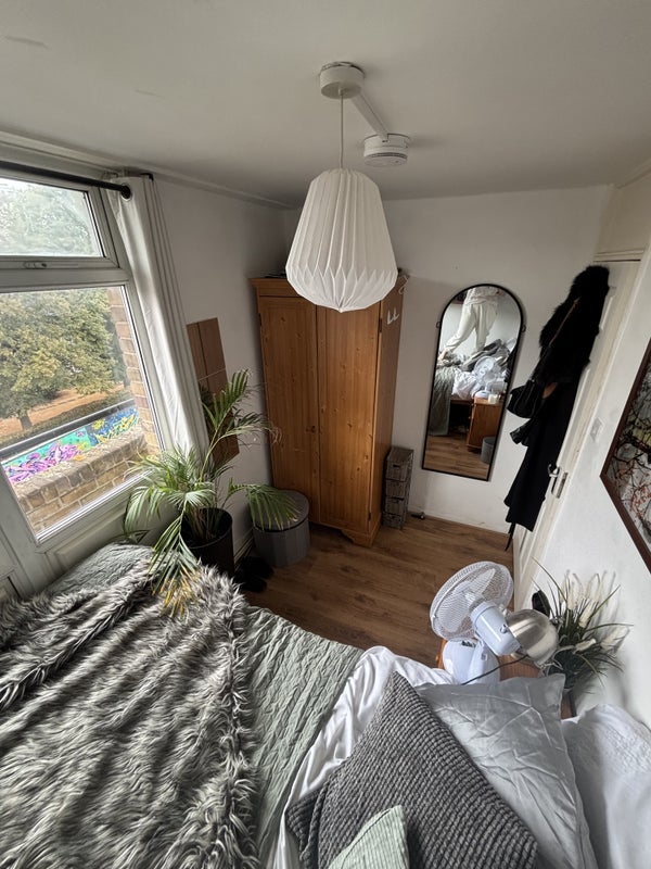 Room Aytoun Road in Greater London