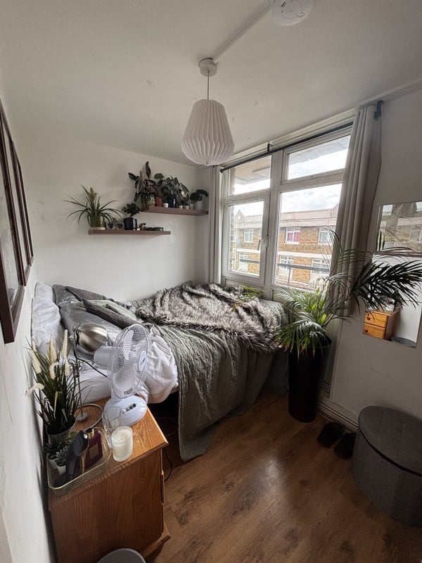 Room Aytoun Road in Greater London