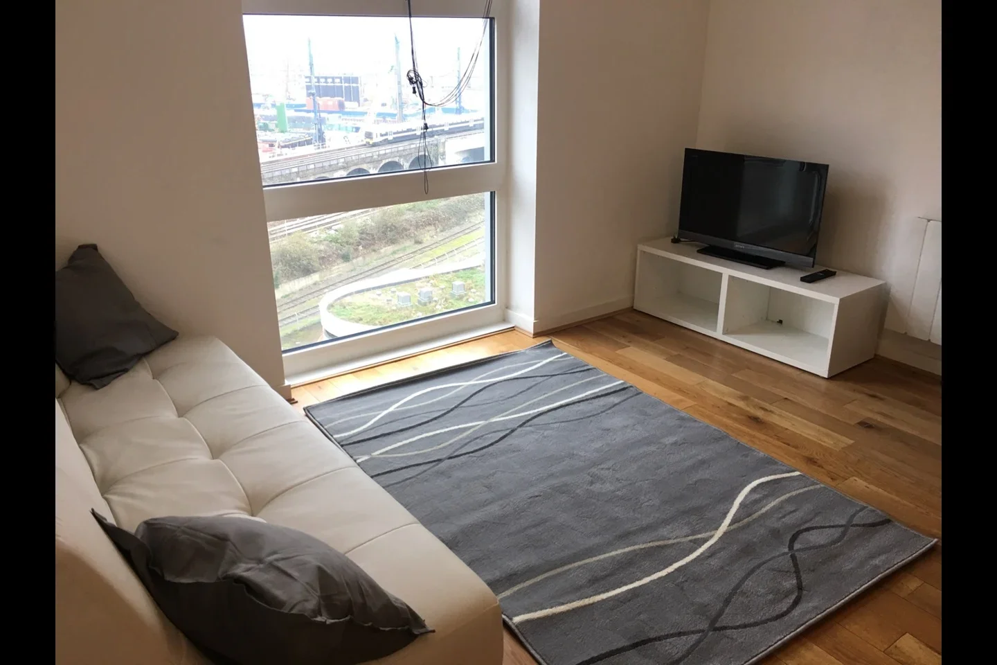 Flat Sopwith Way in Greater London
