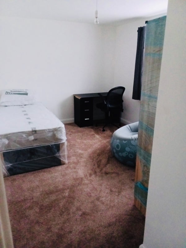 Room Crosscombe Drive in Bristol