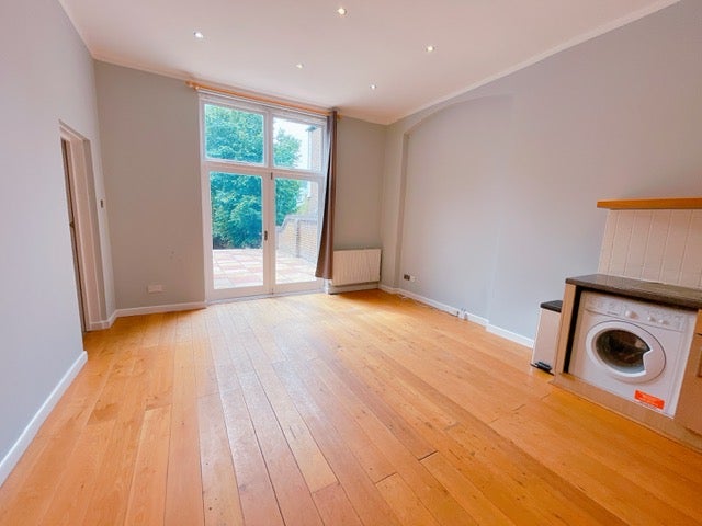 Flat Madeley Road in Greater London
