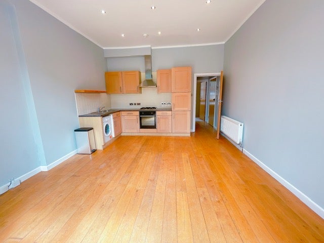 Flat Madeley Road in Greater London