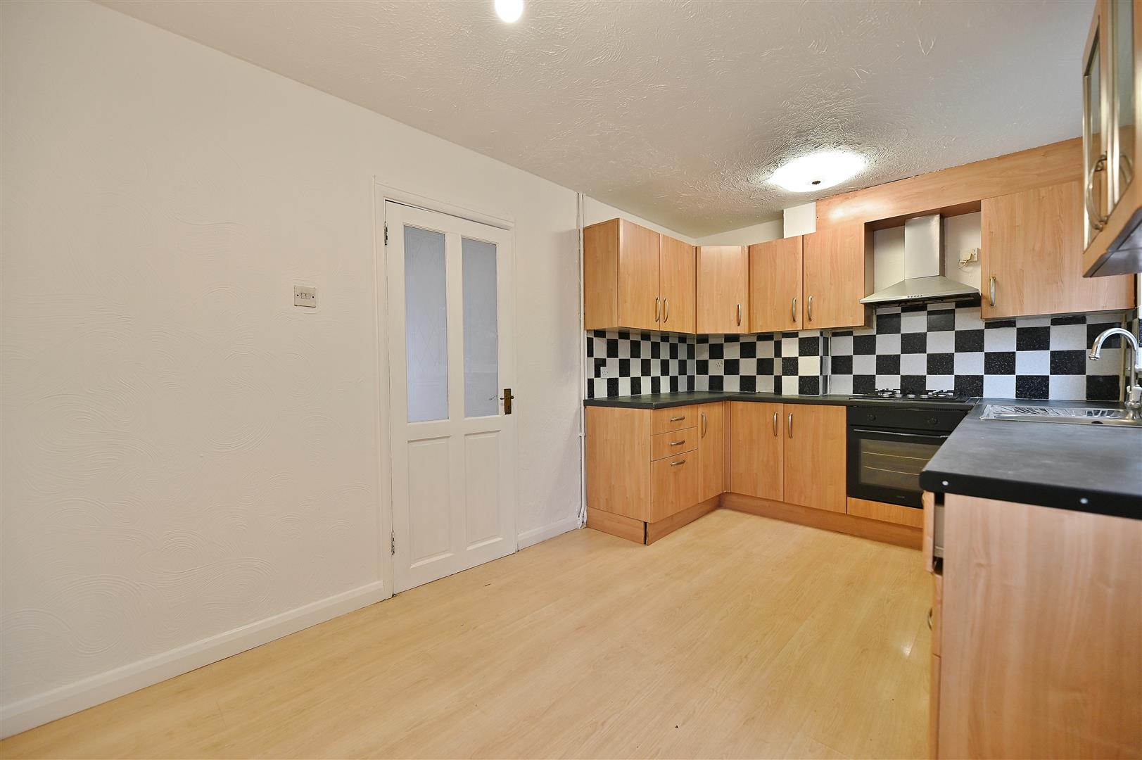 Room Robinia Close in Greater London