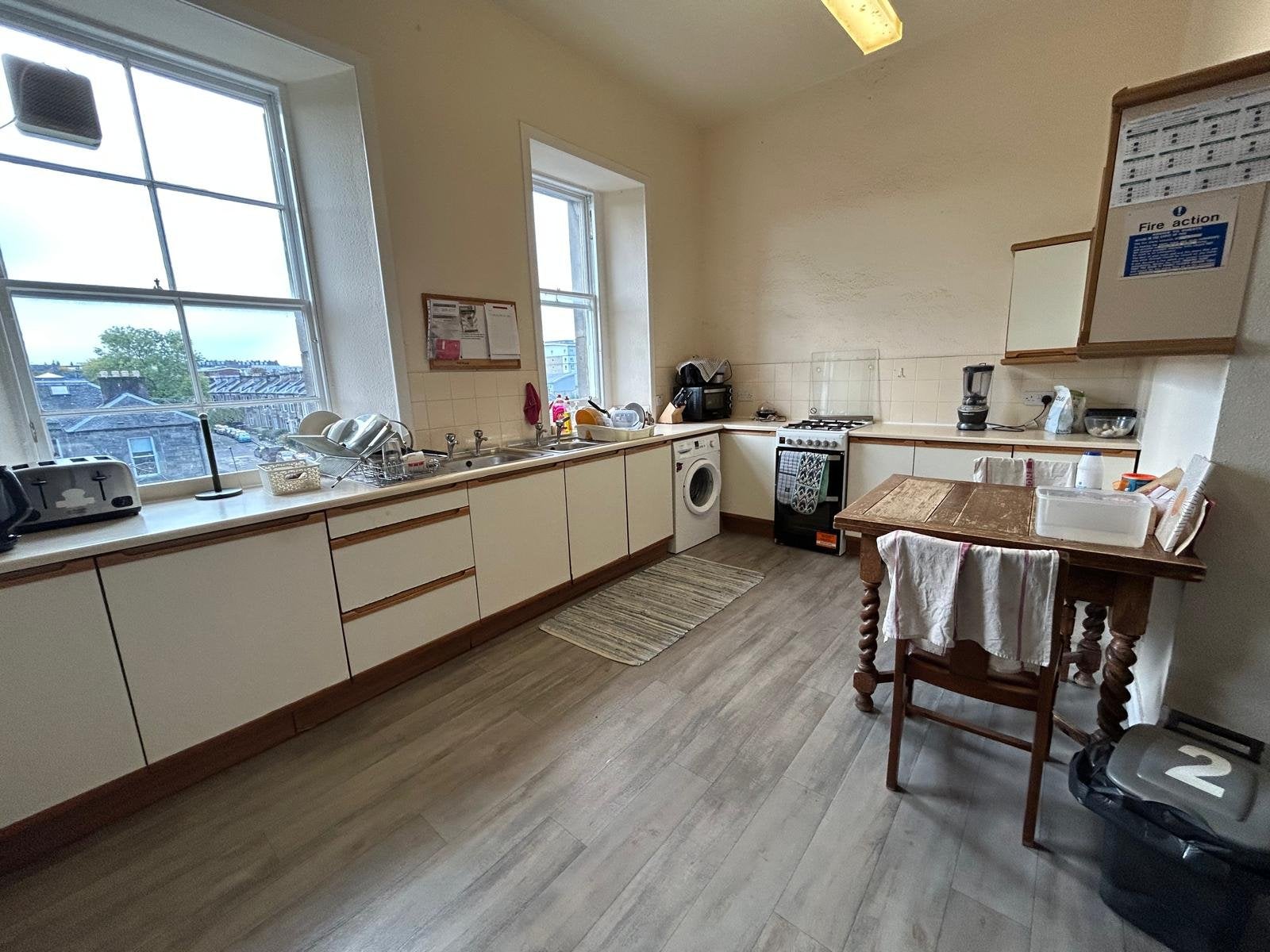 Room Rosslyn Crescent in City of Edinburgh