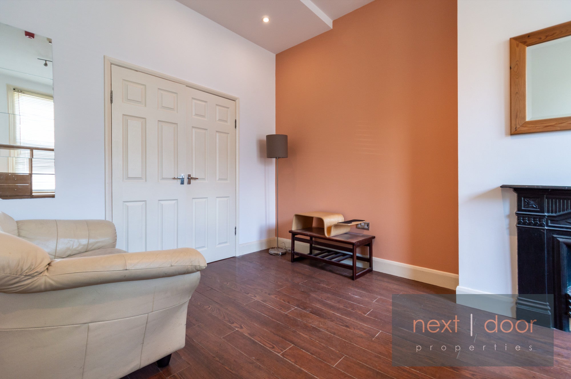 Flat Sunninghill Road in Greater London