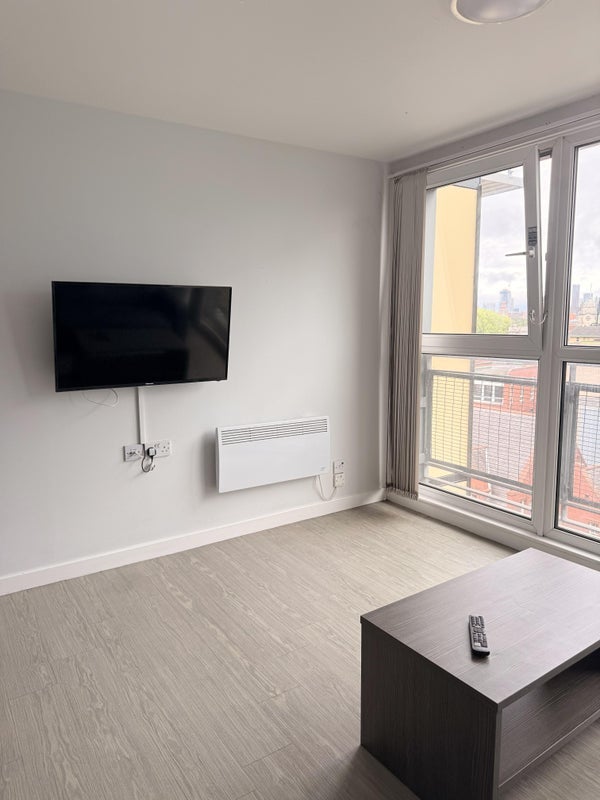 Room Hathersage Road in Manchester
