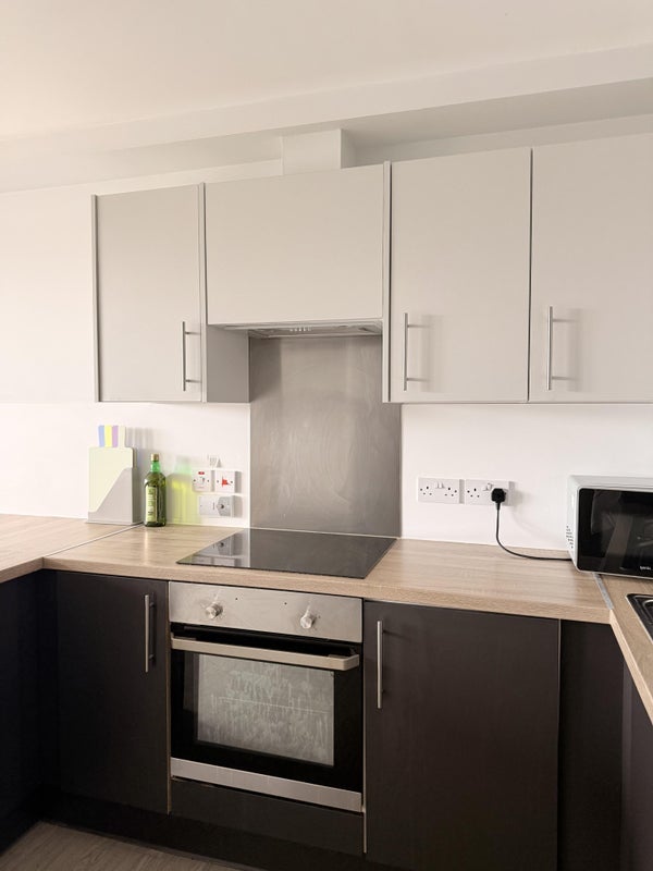Room Hathersage Road in Manchester