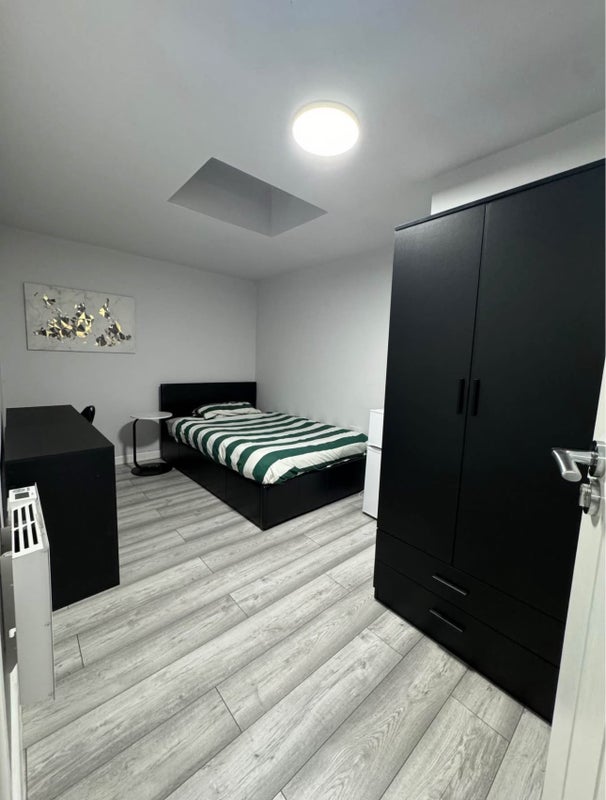 Room Grove Road in Poole