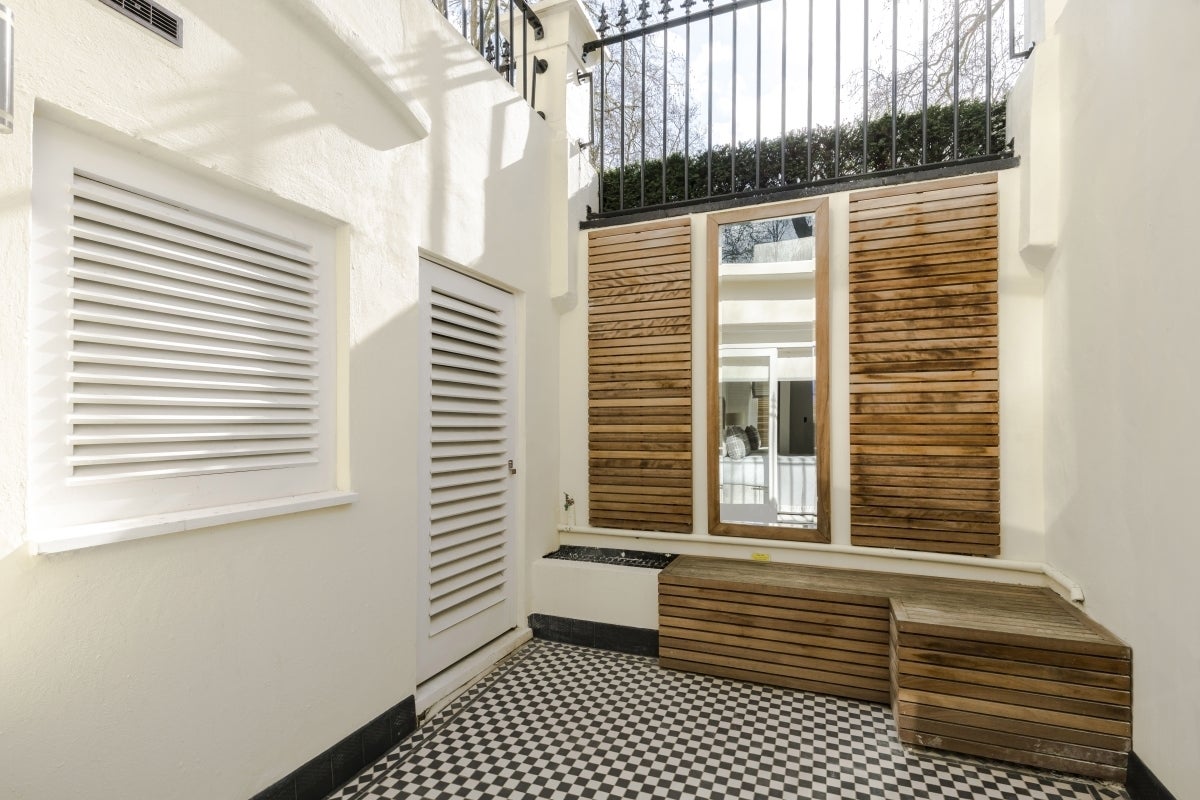 Flat Kensington Gardens Square in City of Westminster