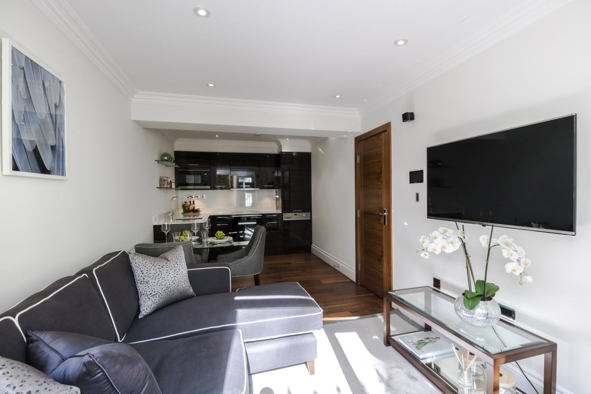 Flat Kensington Gardens Square in City of Westminster