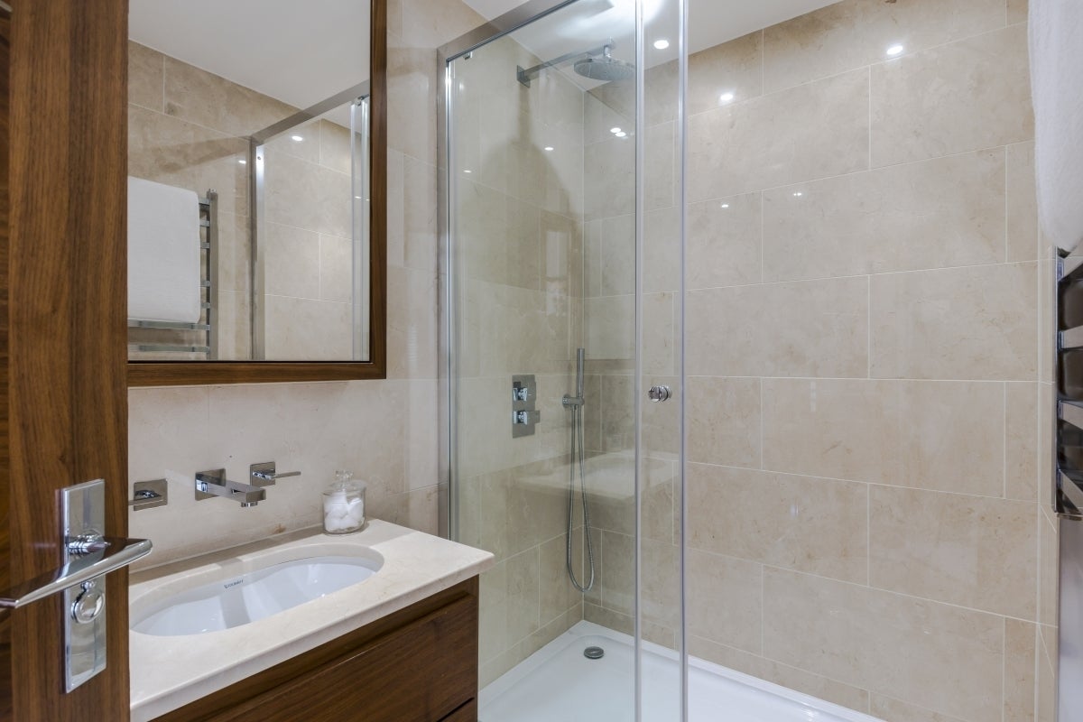 Flat Kensington Gardens Square in City of Westminster