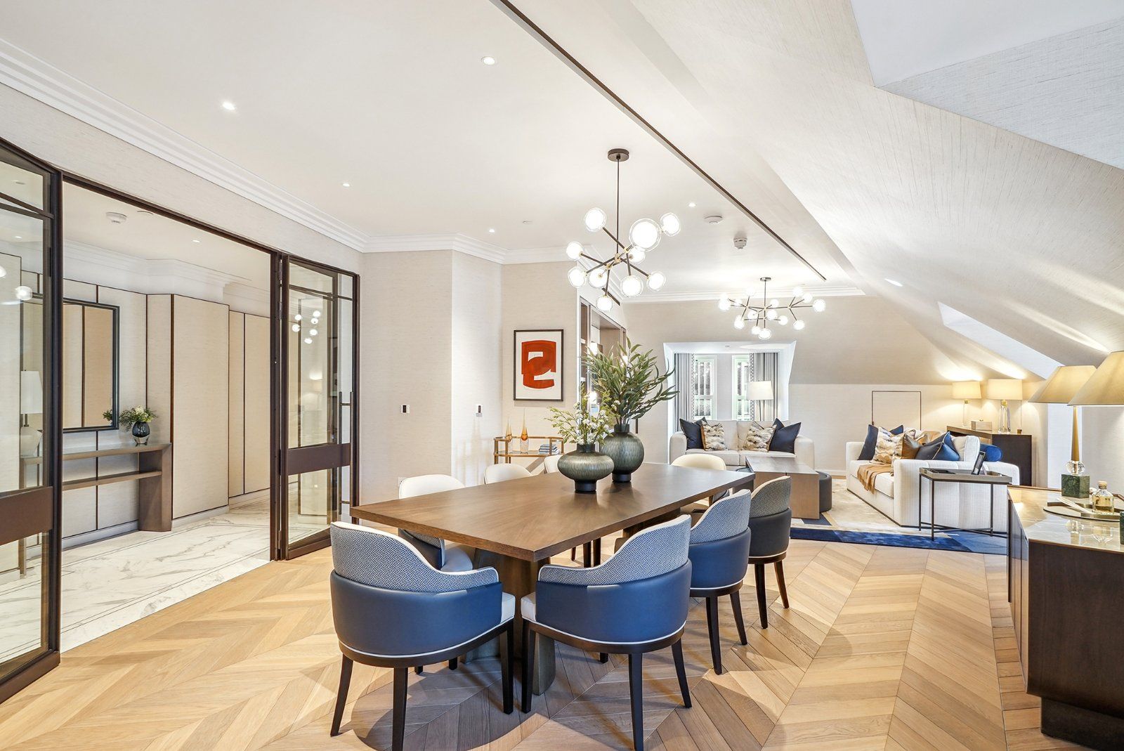 Flat Basil Street in Greater London