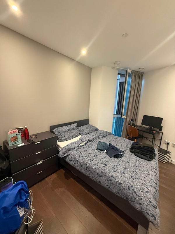 Room Fortunes Walk in Greater London