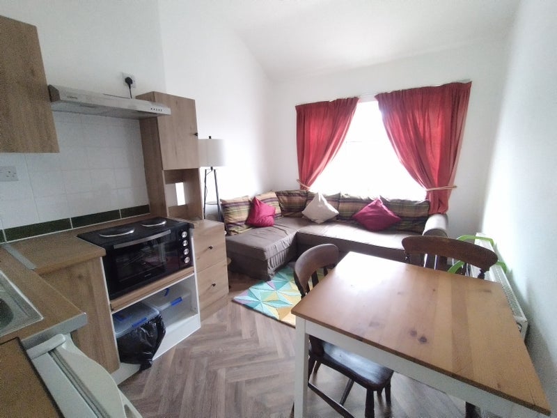 Room Midland Terrace in Chesterfield