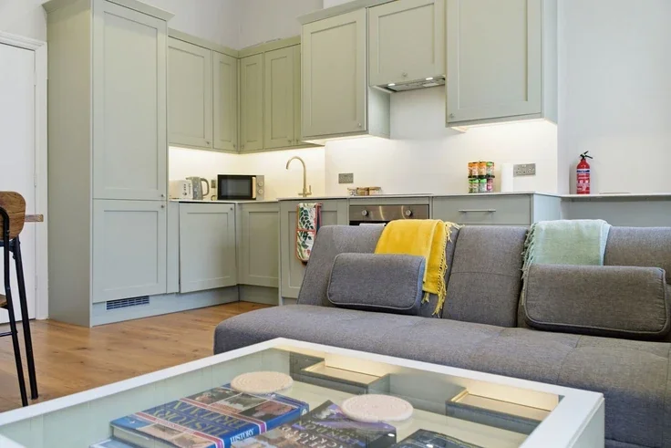 Flat Warwick Way in City of Westminster