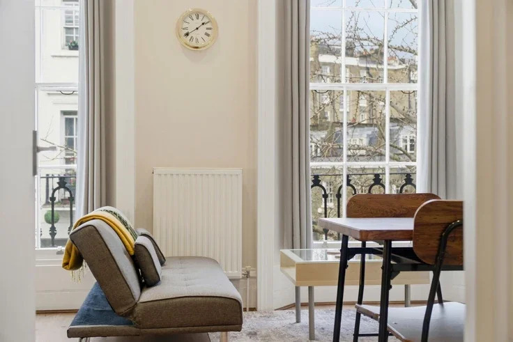Flat Warwick Way in City of Westminster