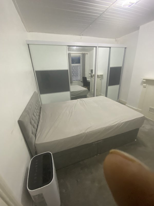 Room Burgess Road in Leicester