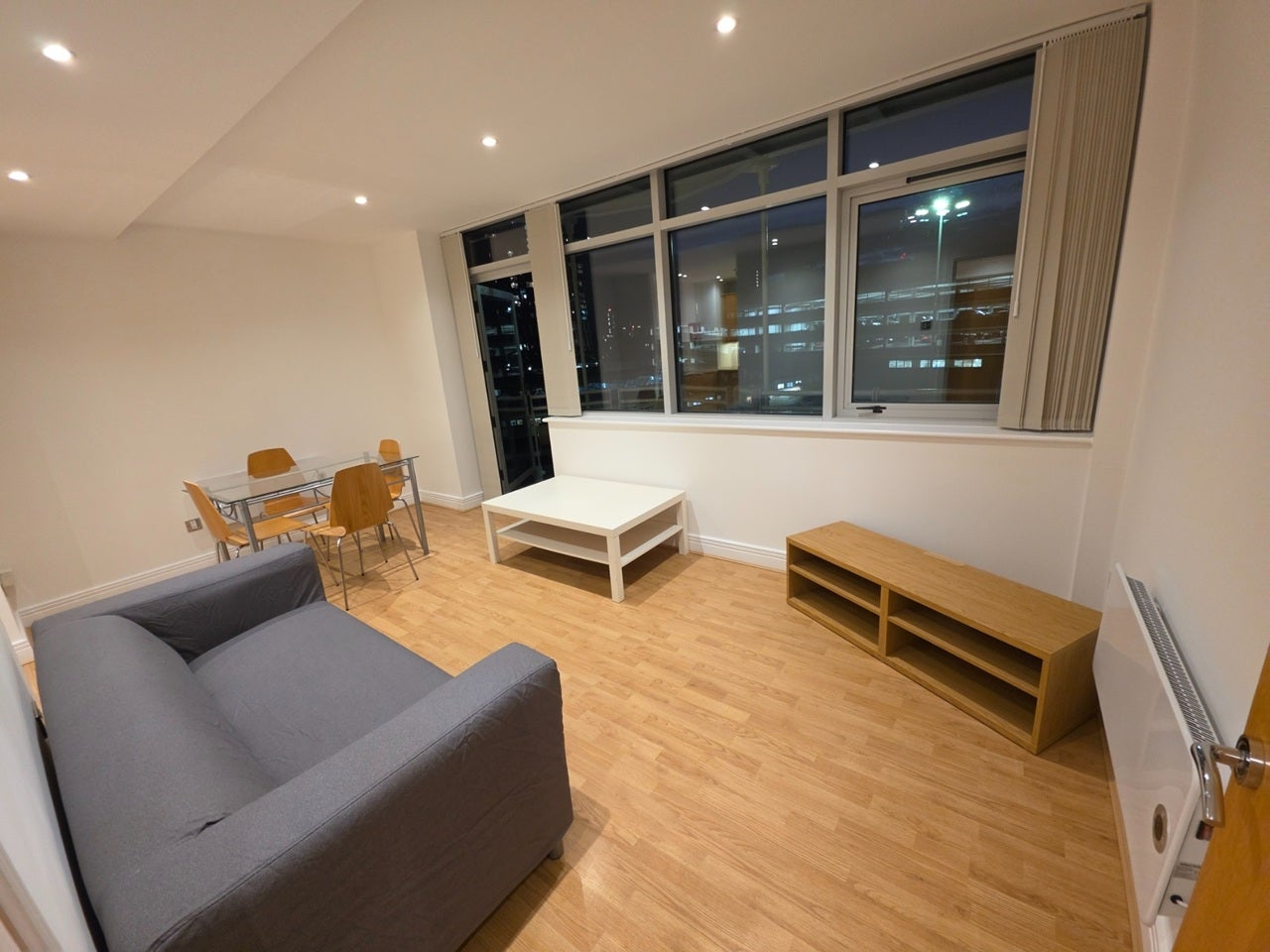 Flat Gerry Raffles Square in Greater London